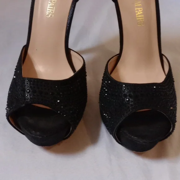 Dream Pairs Glittery Black Heels, Size 8 - Picture 6 of 13